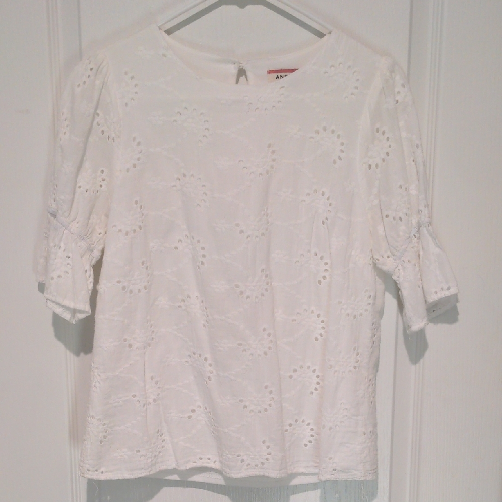 ANDREE BY UNIT White Eyelet Blouse